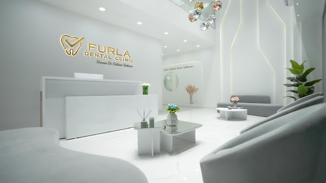 Slider image (7) Furla Dental Clinic